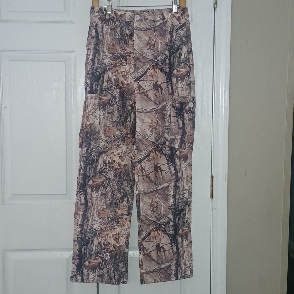Lightweight camo straight leg cargo  pants  Sz 28     W 28 NWOT